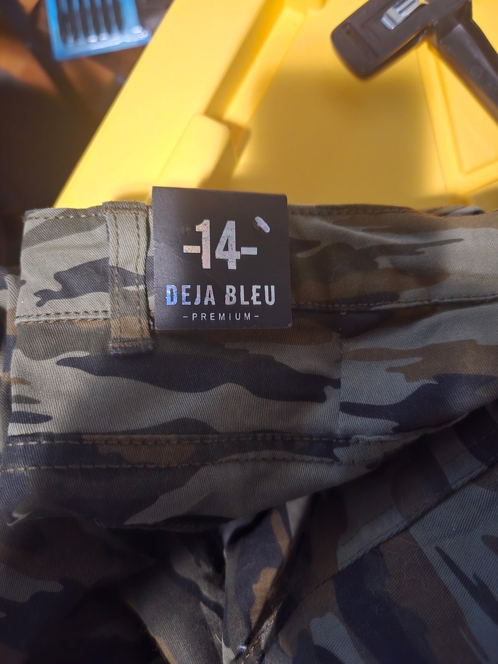 NWT Deja Bleu Camo Print High-Rise Denim Shorts Size14 - Picture 3 of 5